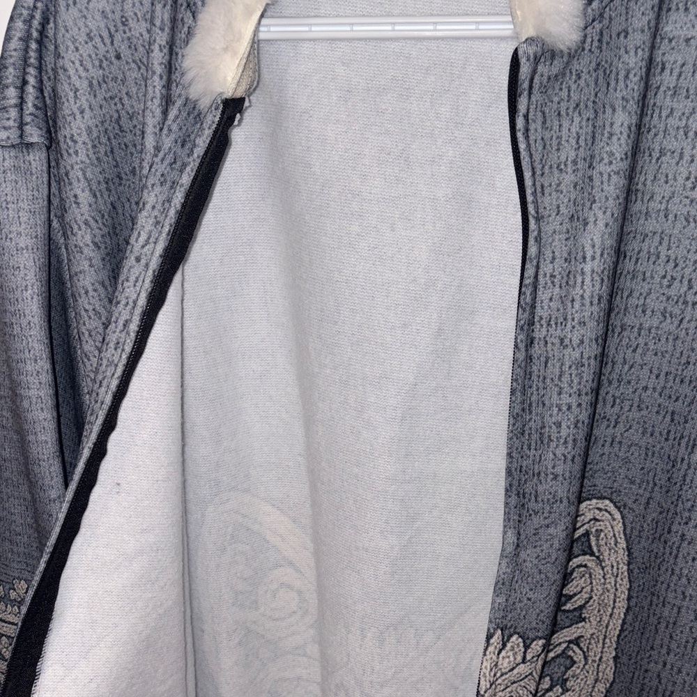 NWOT Wolf Design Long Coat 🧥 - Picture 8 of 11